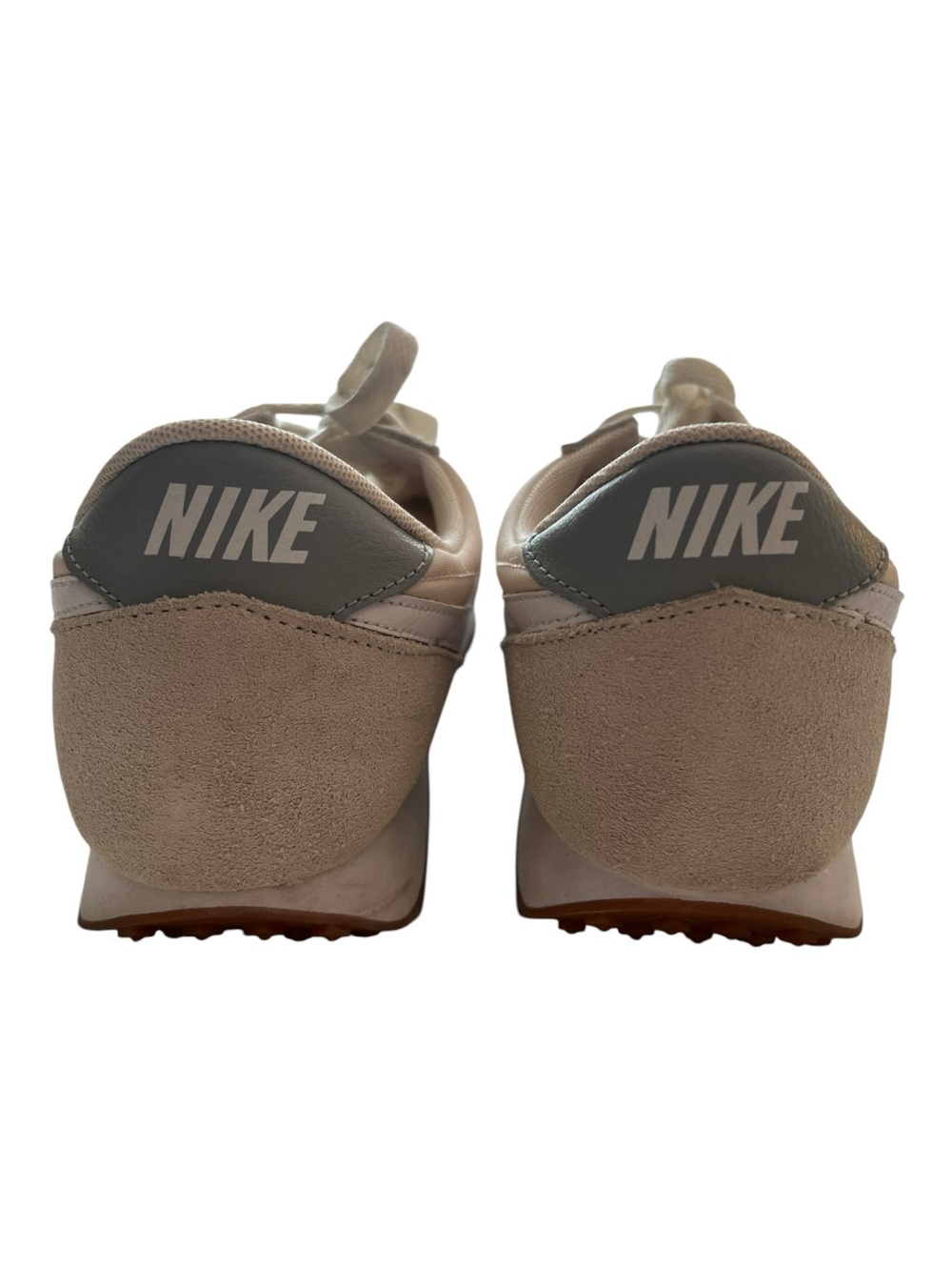 Nike Low-Top Runner Sneakers in Beige and Off-White Women’s Size 8 - Picture 3 of 7